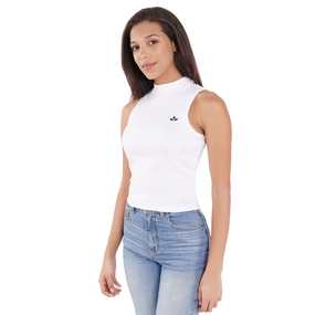 白色高领无袖针织衫牛仔裤美女图片